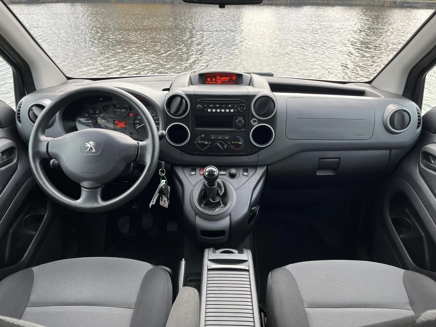 Hoofdafbeelding Peugeot Partner