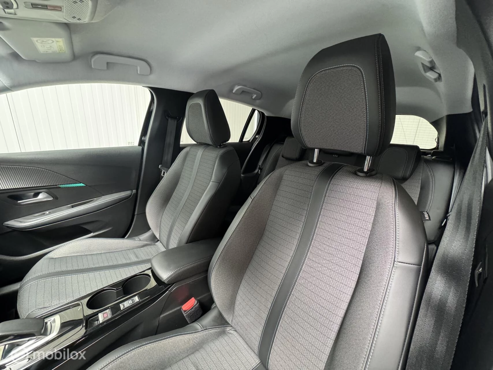 Hoofdafbeelding Peugeot e-208