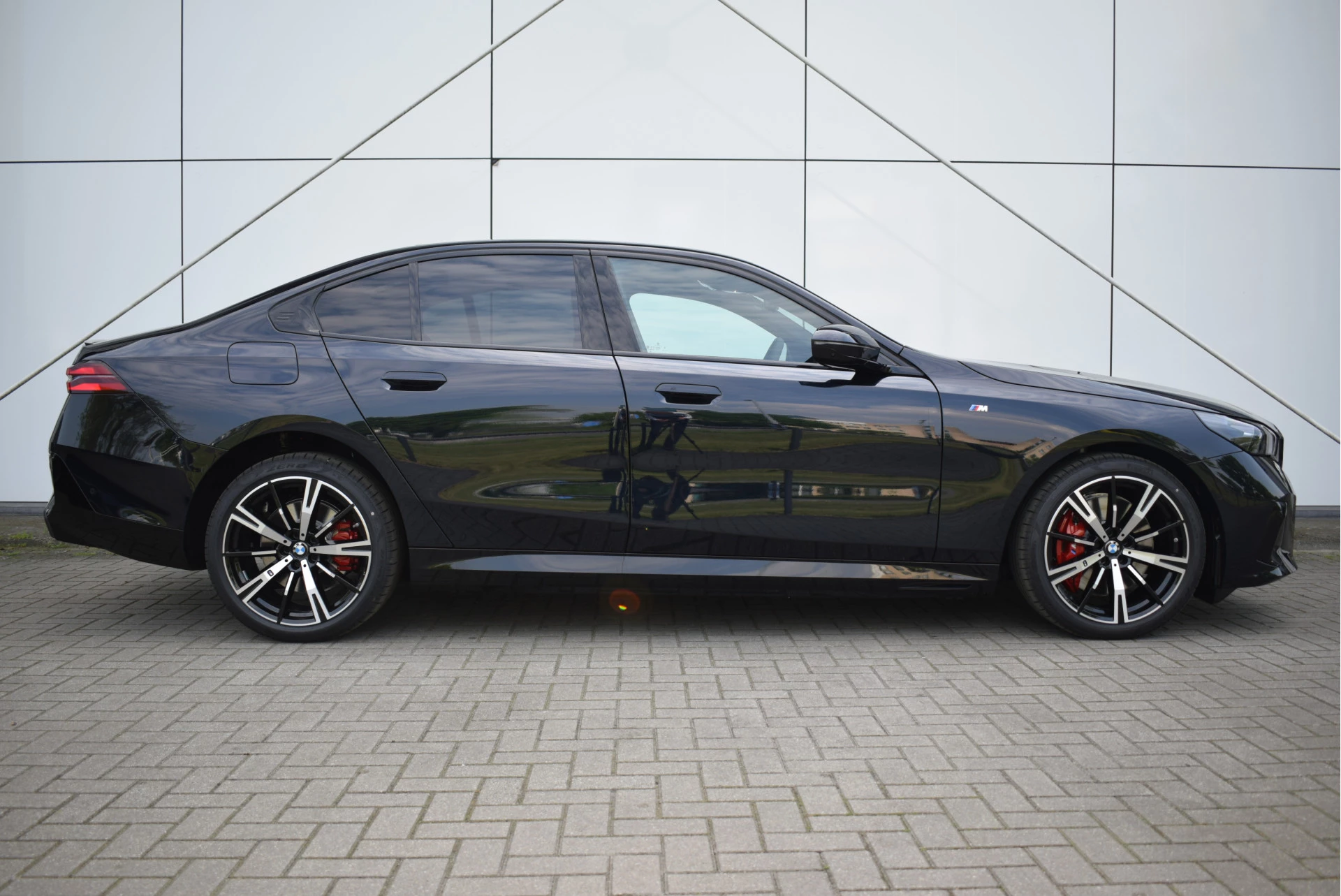 Hoofdafbeelding BMW i5