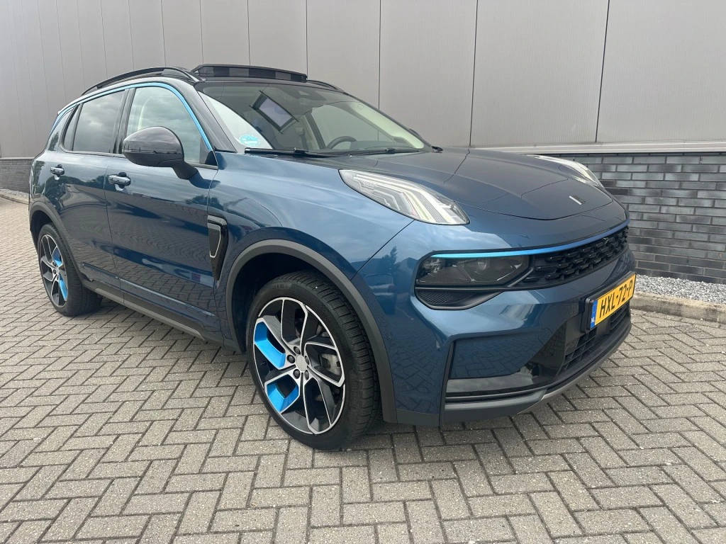 Lynk & Co 01