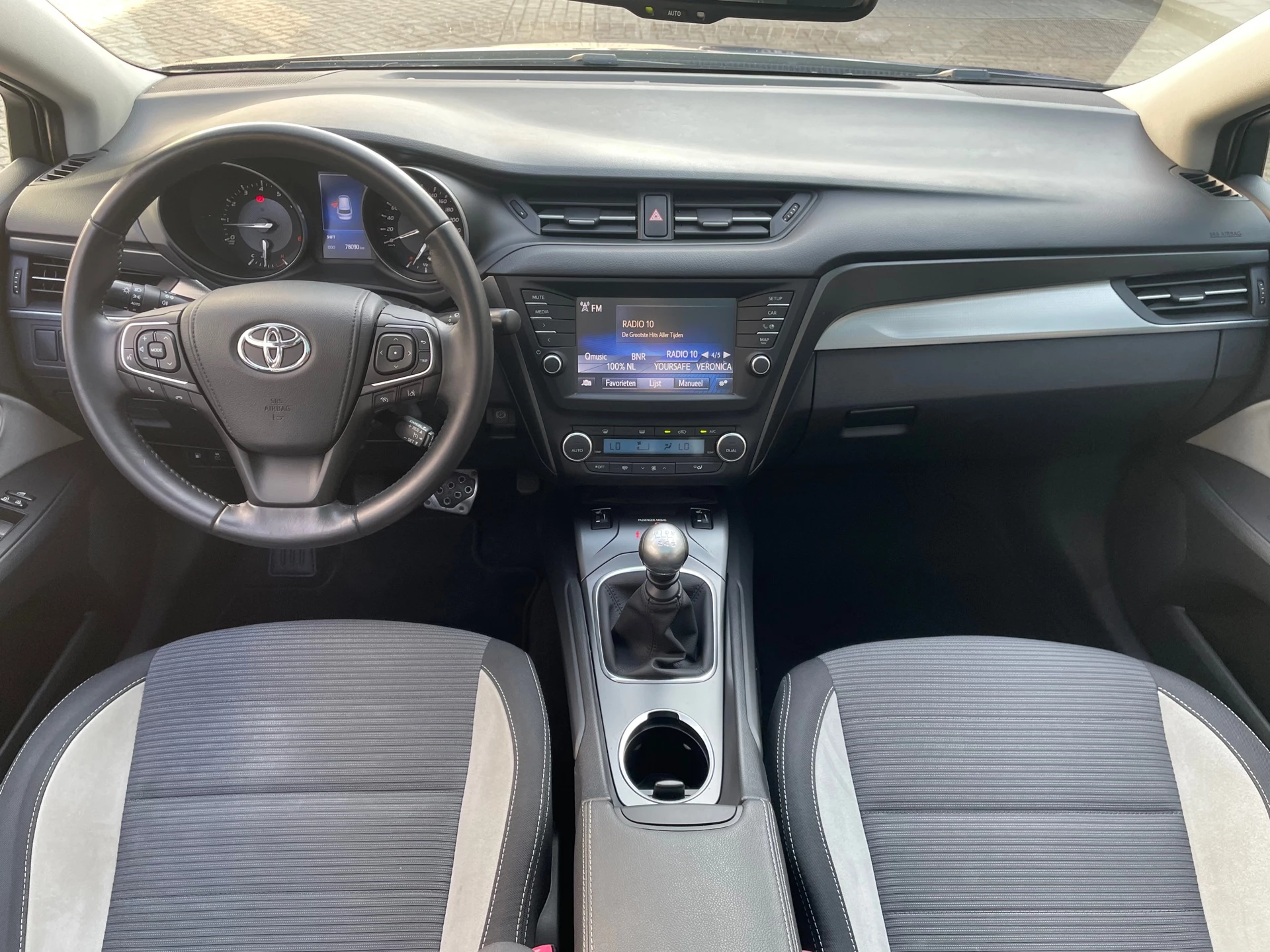 Hoofdafbeelding Toyota Avensis
