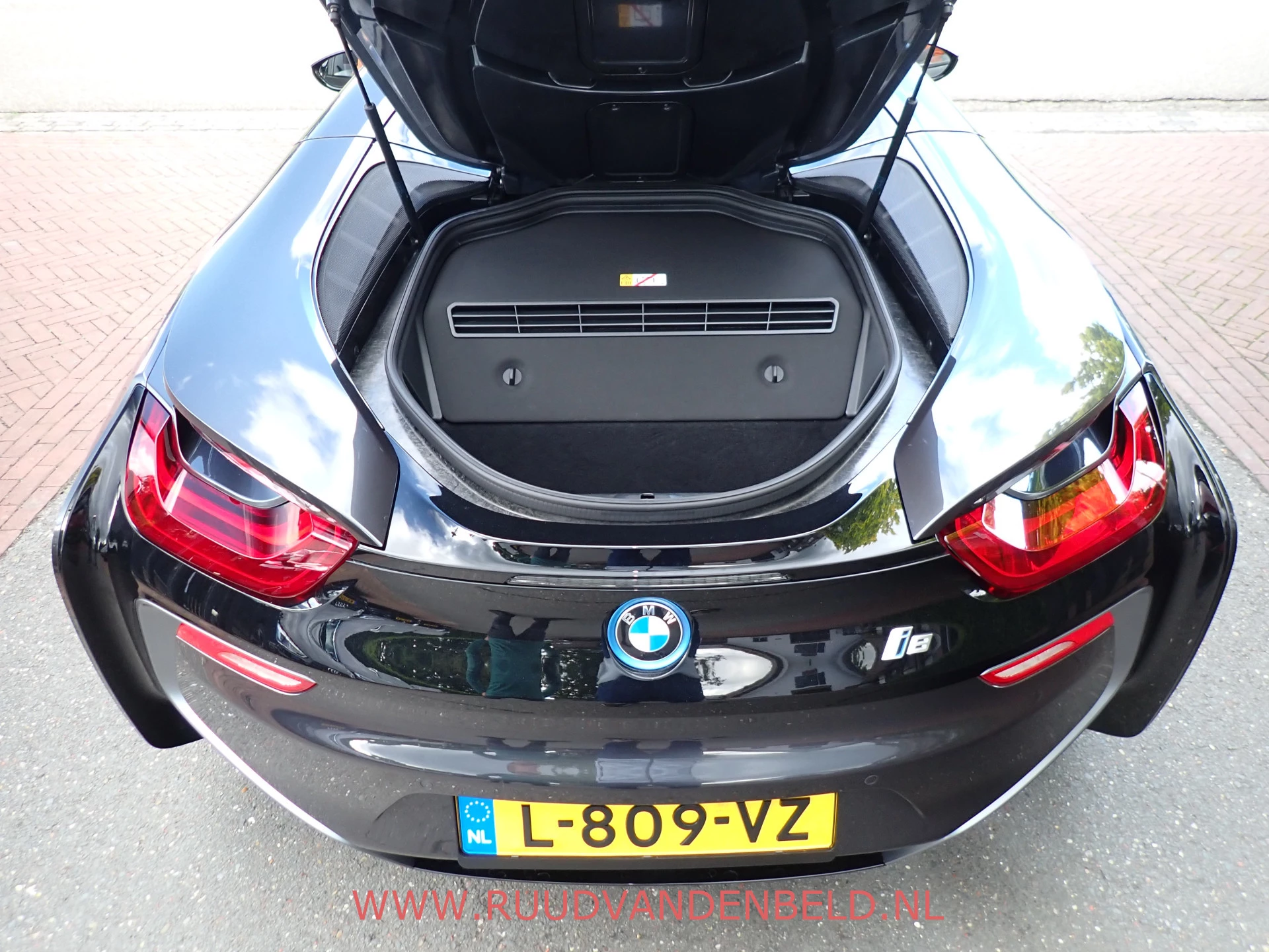 Hoofdafbeelding BMW i8