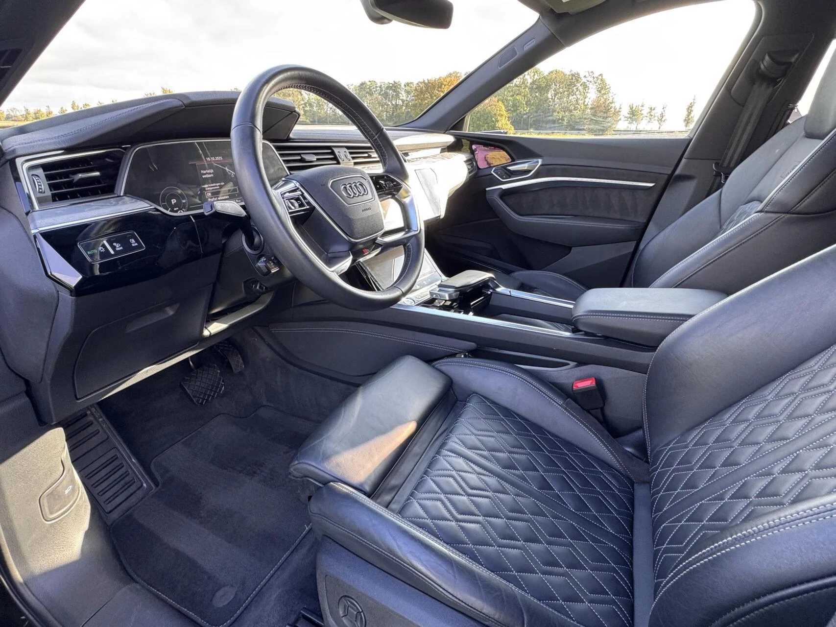 Hoofdafbeelding Audi e-tron