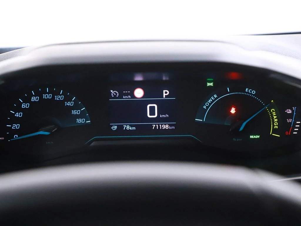 Hoofdafbeelding Peugeot e-2008