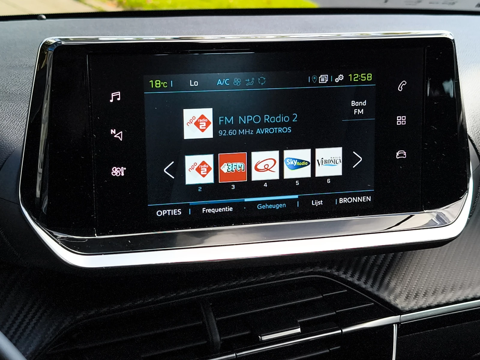 Hoofdafbeelding Peugeot e-208