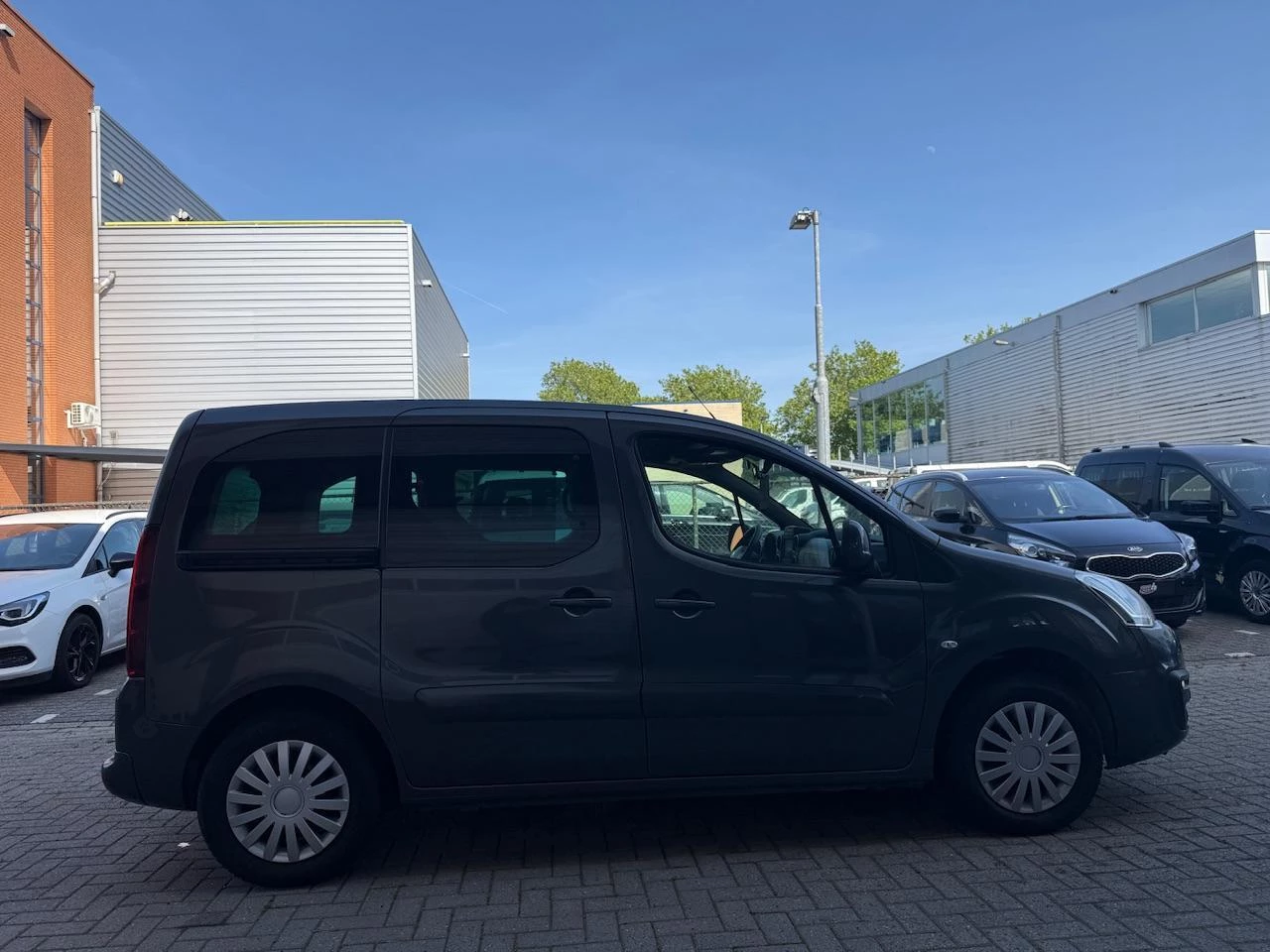 Hoofdafbeelding Peugeot Partner