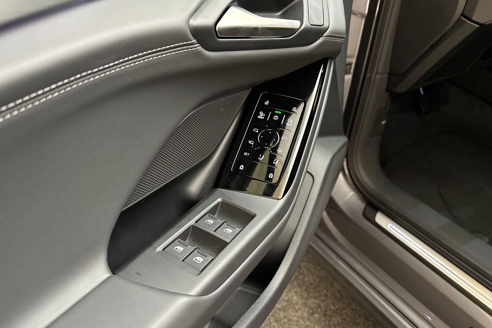 Hoofdafbeelding Audi A6 Avant e-tron