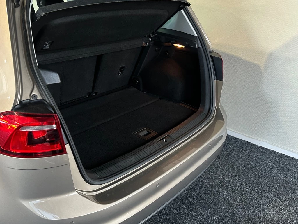 Hoofdafbeelding Volkswagen Golf Sportsvan