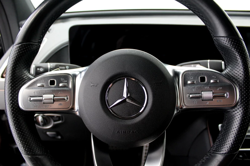 Hoofdafbeelding Mercedes-Benz EQC