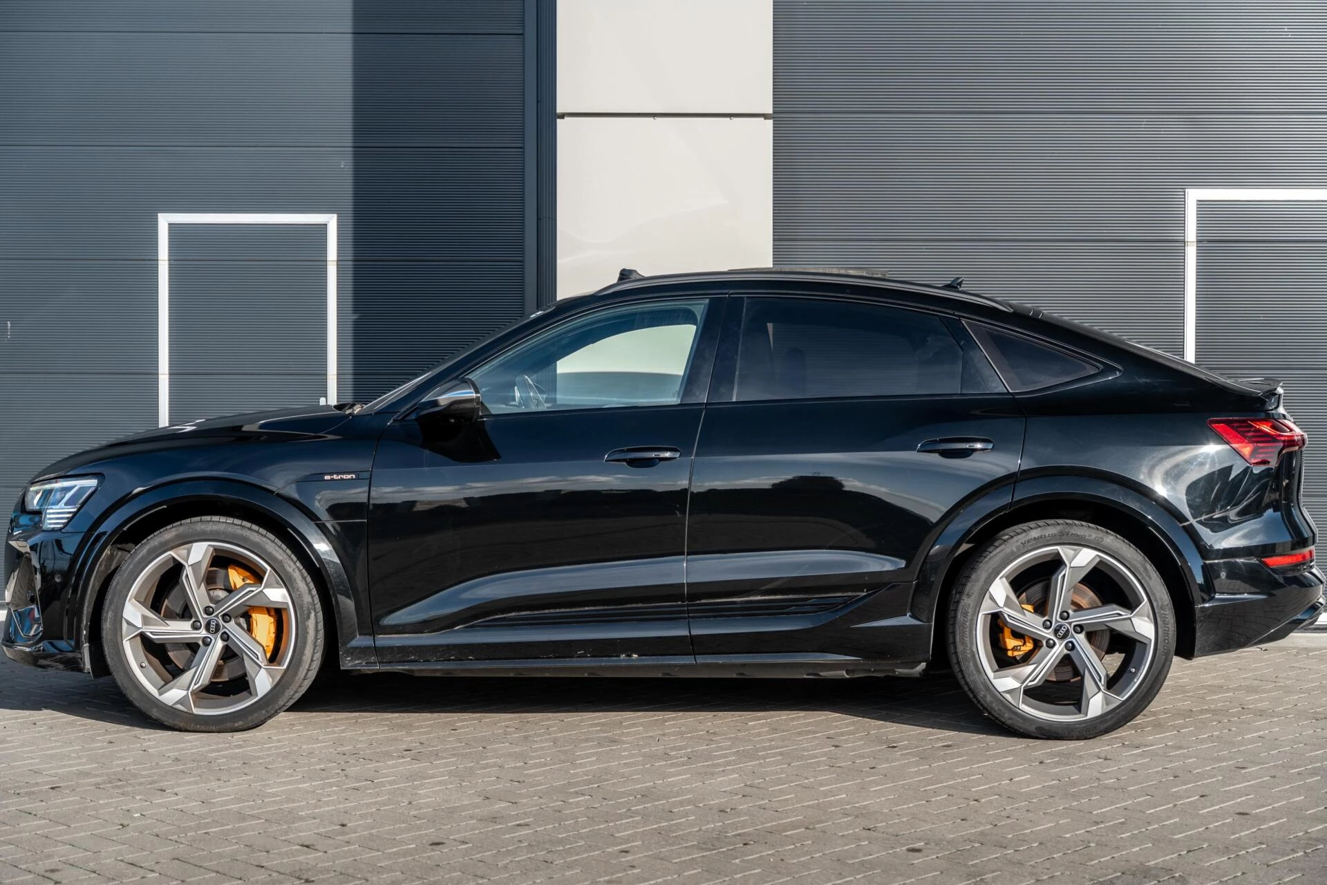 Hoofdafbeelding Audi e-tron