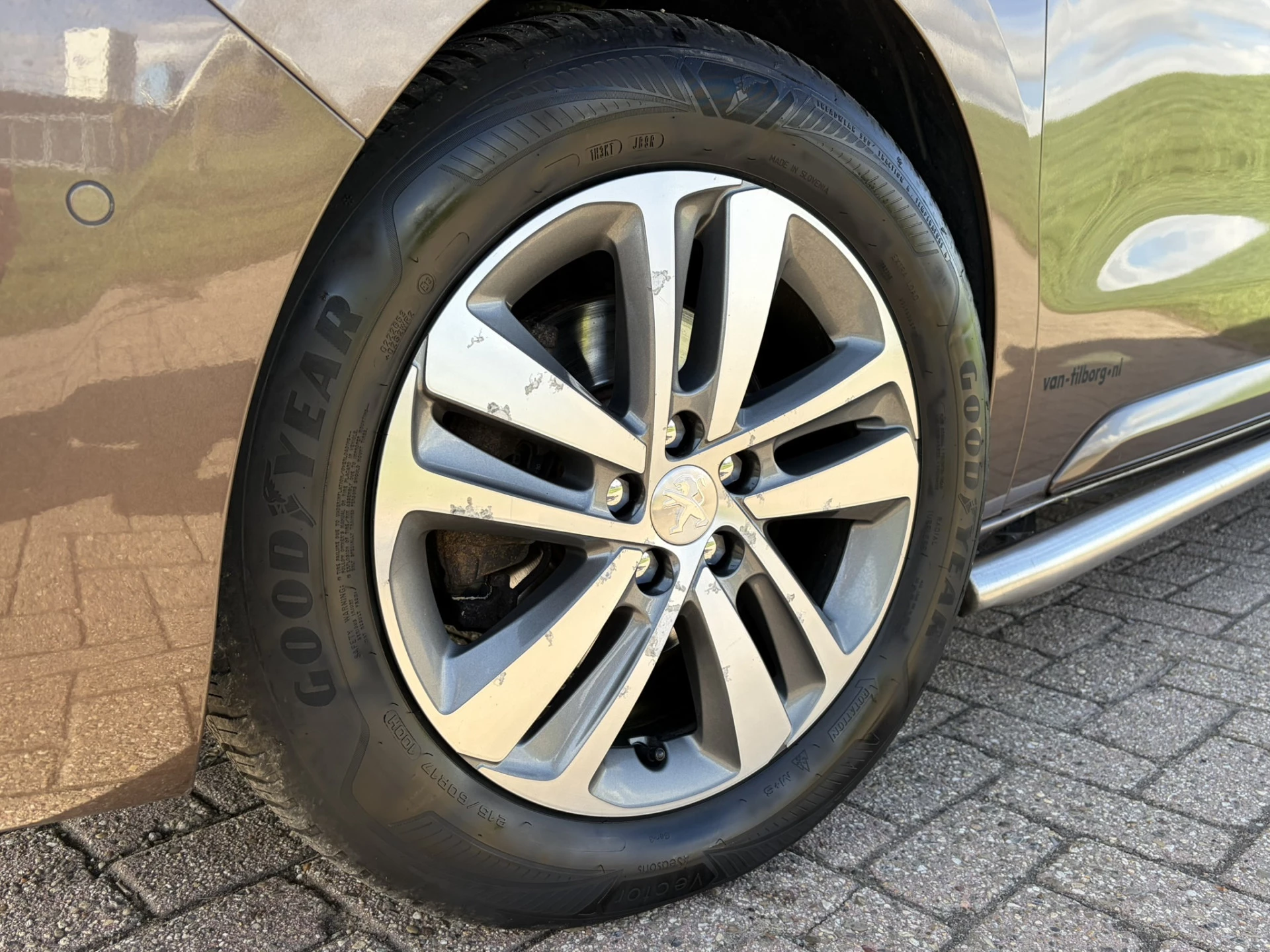 Hoofdafbeelding Peugeot Traveller