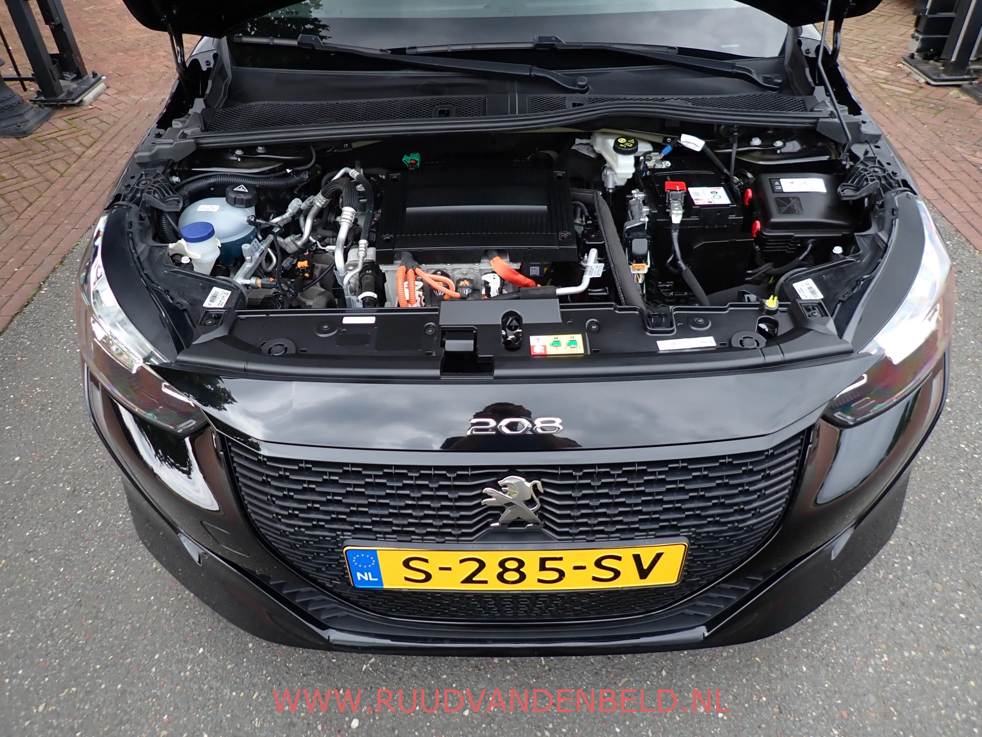 Hoofdafbeelding Peugeot e-208