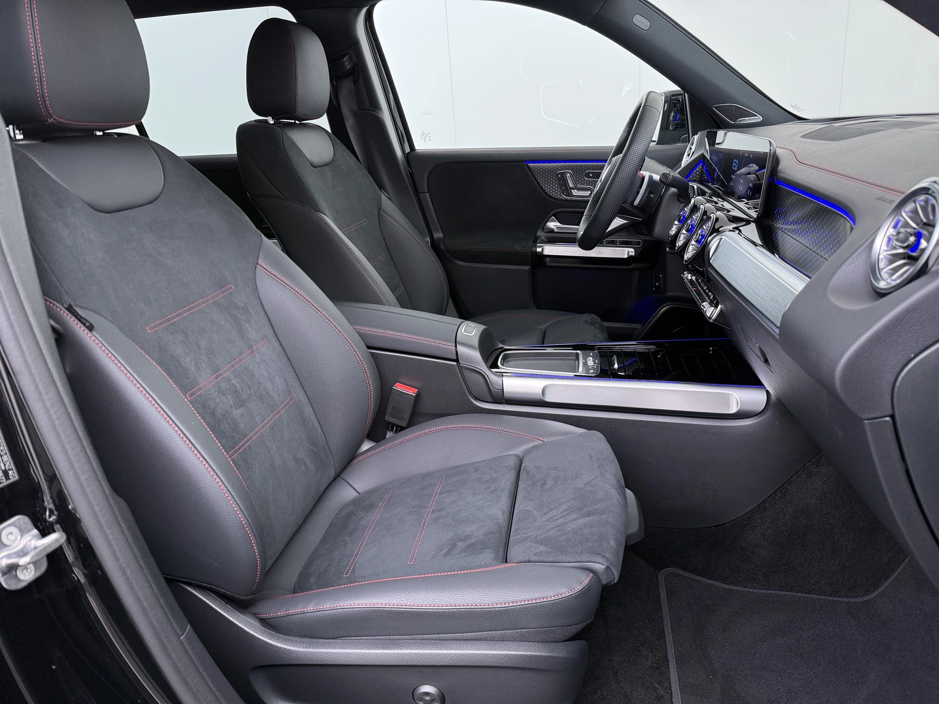 Hoofdafbeelding Mercedes-Benz EQB