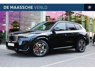 Hoofdafbeelding BMW iX1 BMW iX1 eDrive20 M Sport / Panoramadak / Trekhaak / Sportstoelen / Adaptieve LED / M Adaptief onderstel / Comfort Access / Parking Assistant