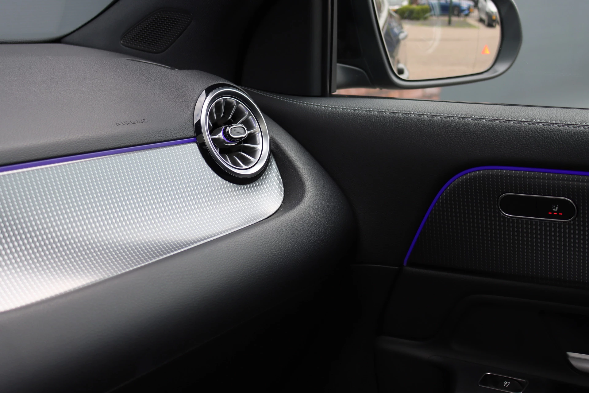 Hoofdafbeelding Mercedes-Benz EQA