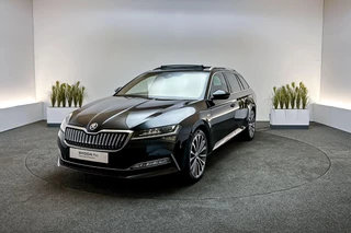 Skoda Superb Combi 1.4 TSI 218pk DSG iV Laurin & Klement | Trekhaak Zwenkbaar, Panoramadak, Canton Soundsystem |