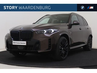 BMW X5 xDrive50e High Executive M Sport Automaat / Panoramadak / Trekhaak / Active Steering / Parking Assistant Professional / Adaptieve LED / Massagefunctie / Stoelventilatie