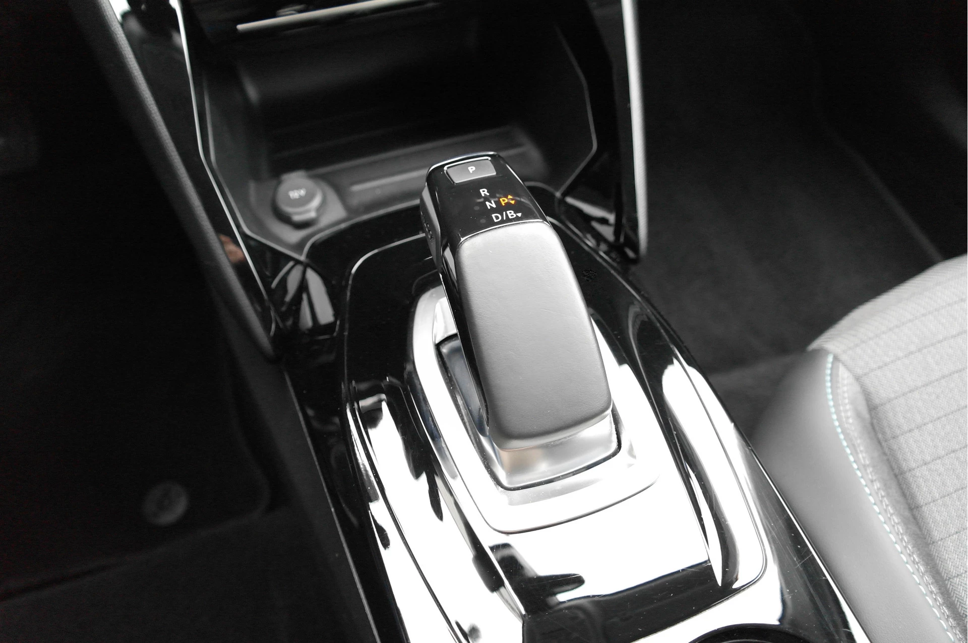 Hoofdafbeelding Peugeot e-2008