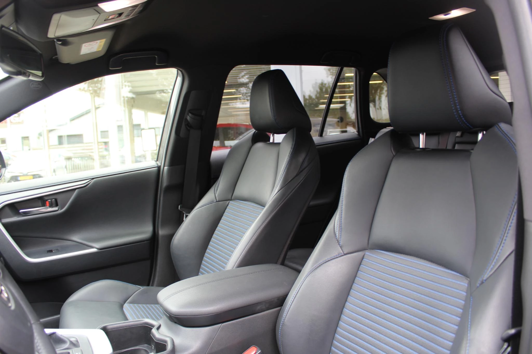 Hoofdafbeelding Toyota RAV4