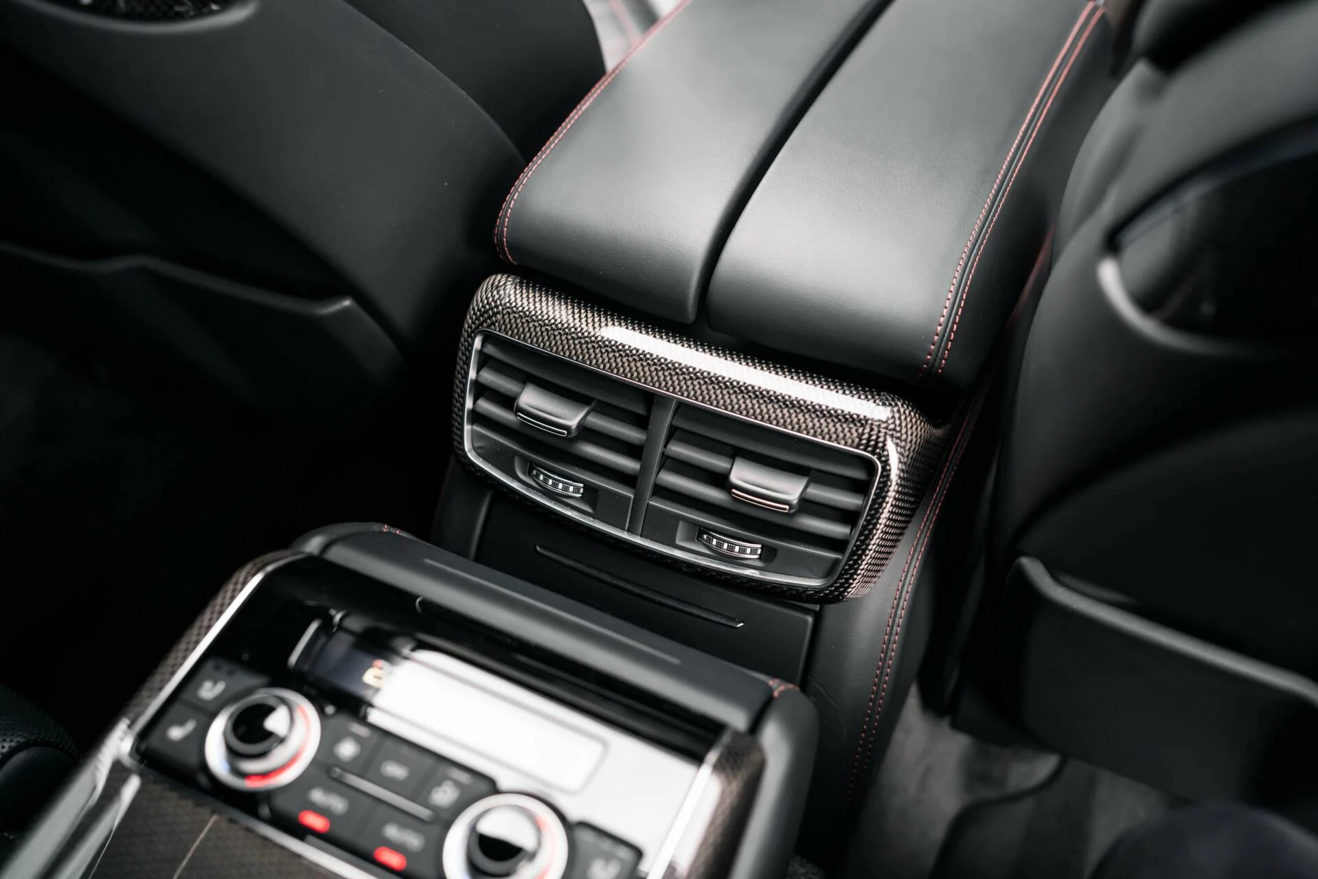 Hoofdafbeelding Audi S8