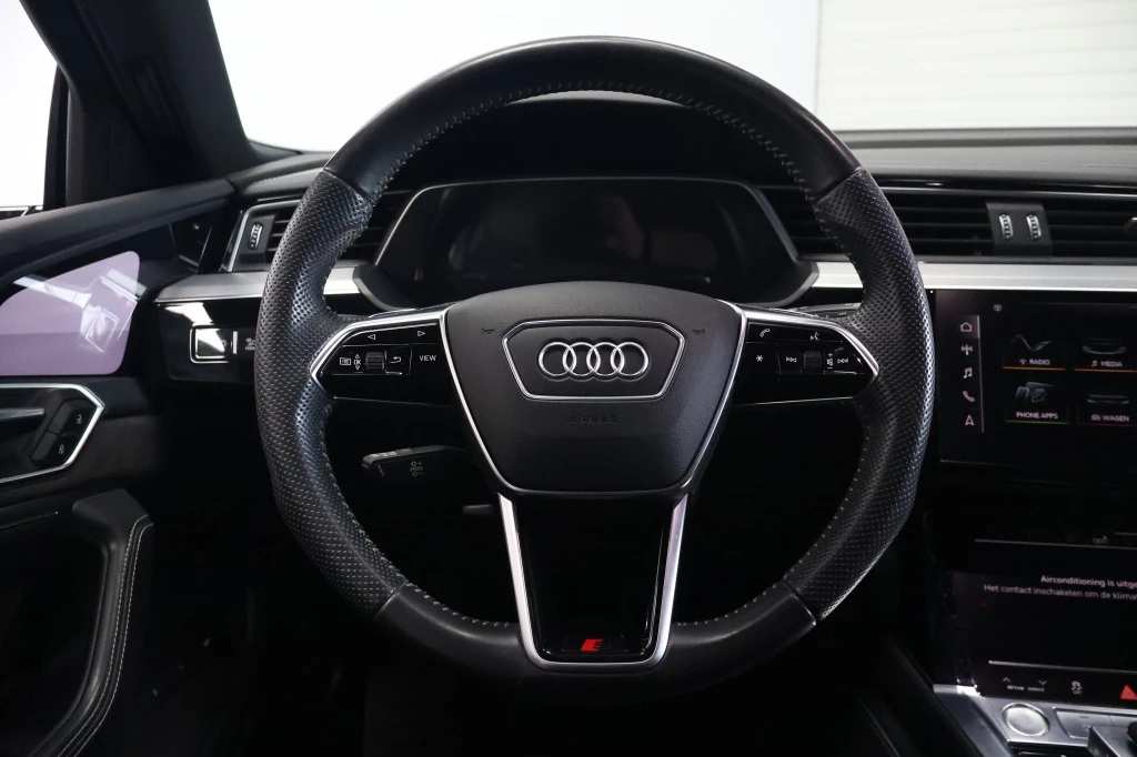 Hoofdafbeelding Audi e-tron