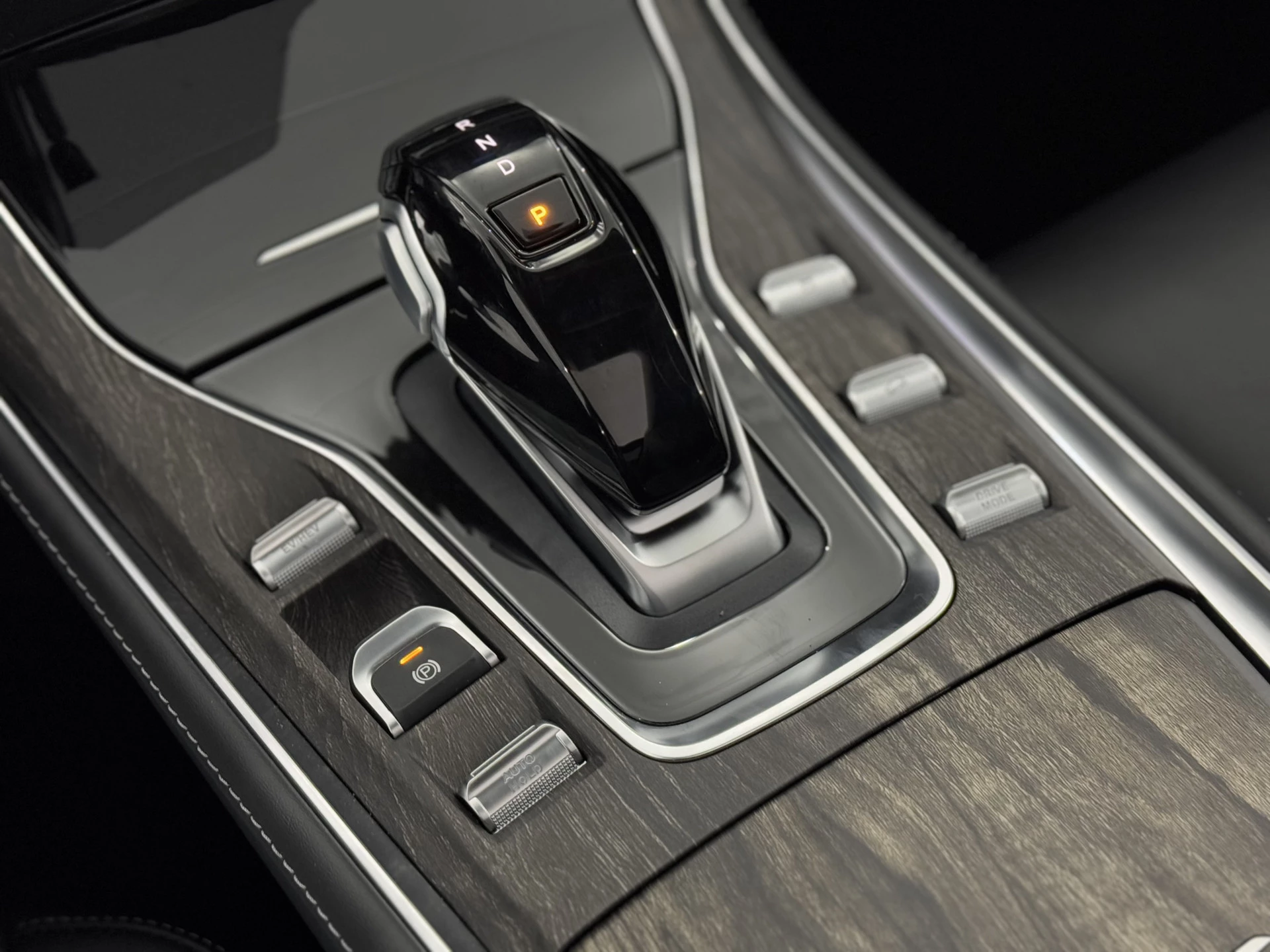 Hoofdafbeelding DFSK E5 PHEV