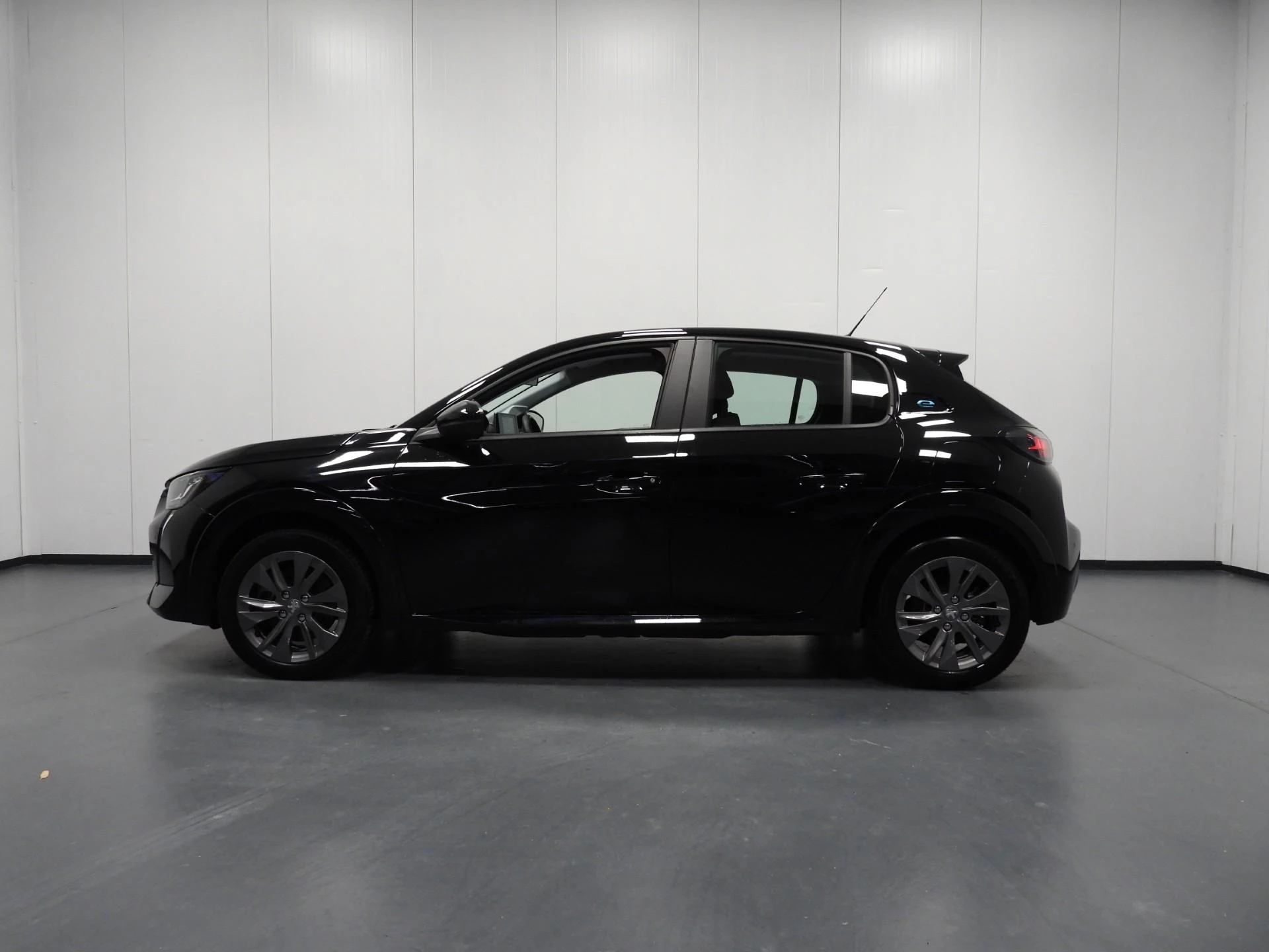 Hoofdafbeelding Peugeot e-208