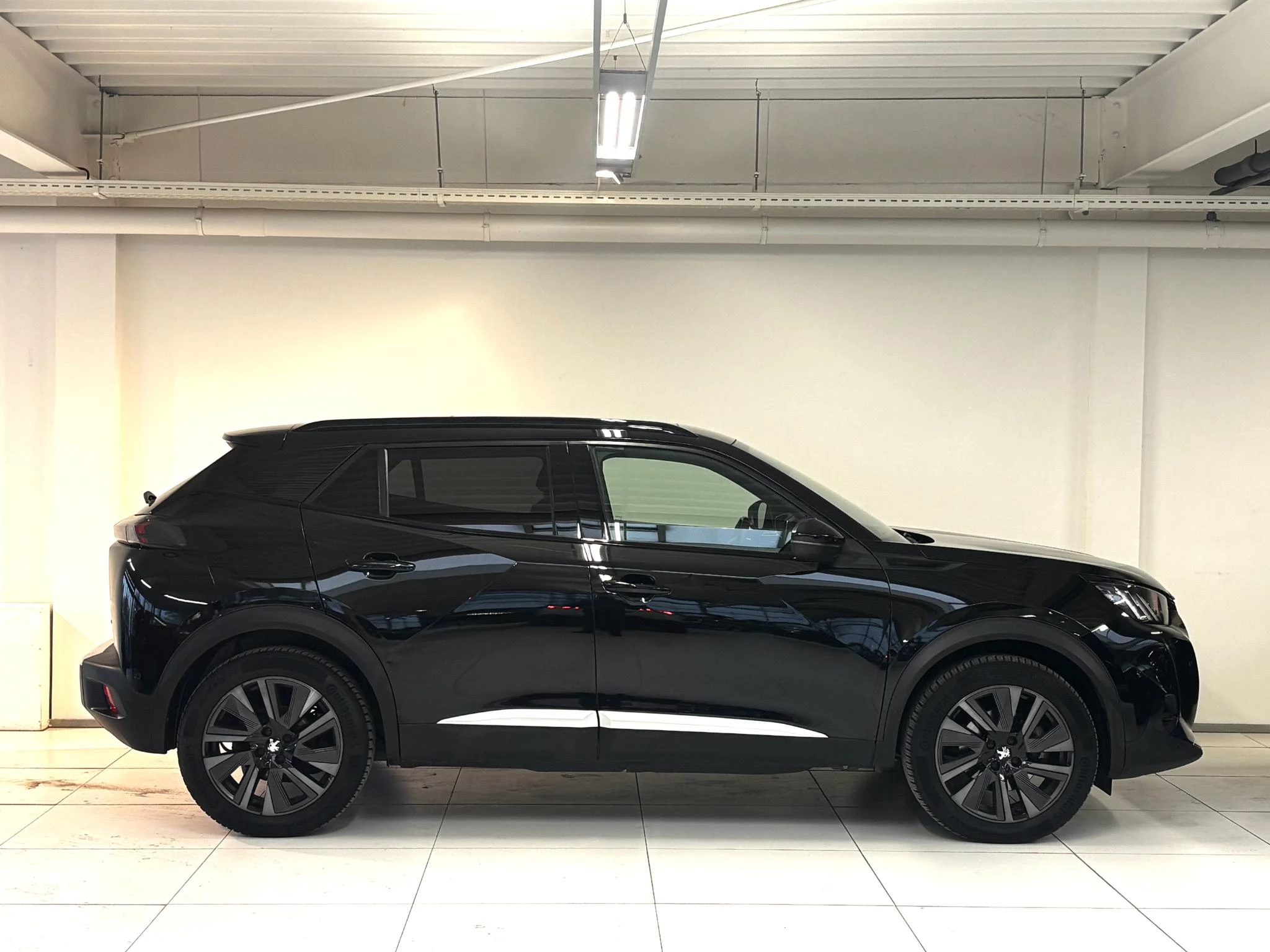 Hoofdafbeelding Peugeot e-2008