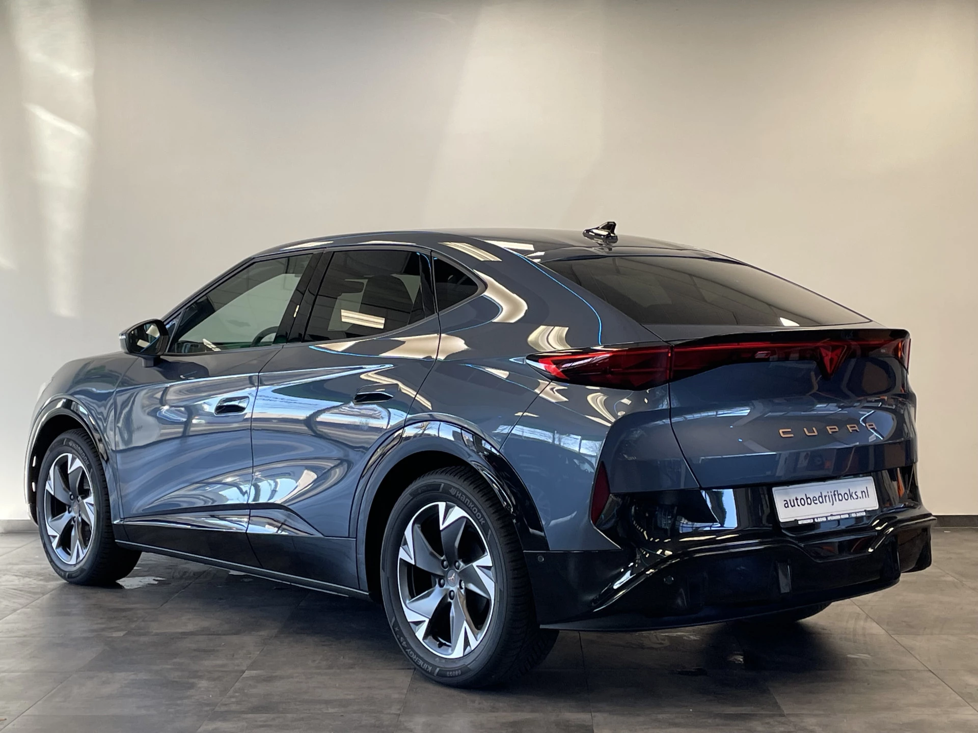 Hoofdafbeelding CUPRA Tavascan