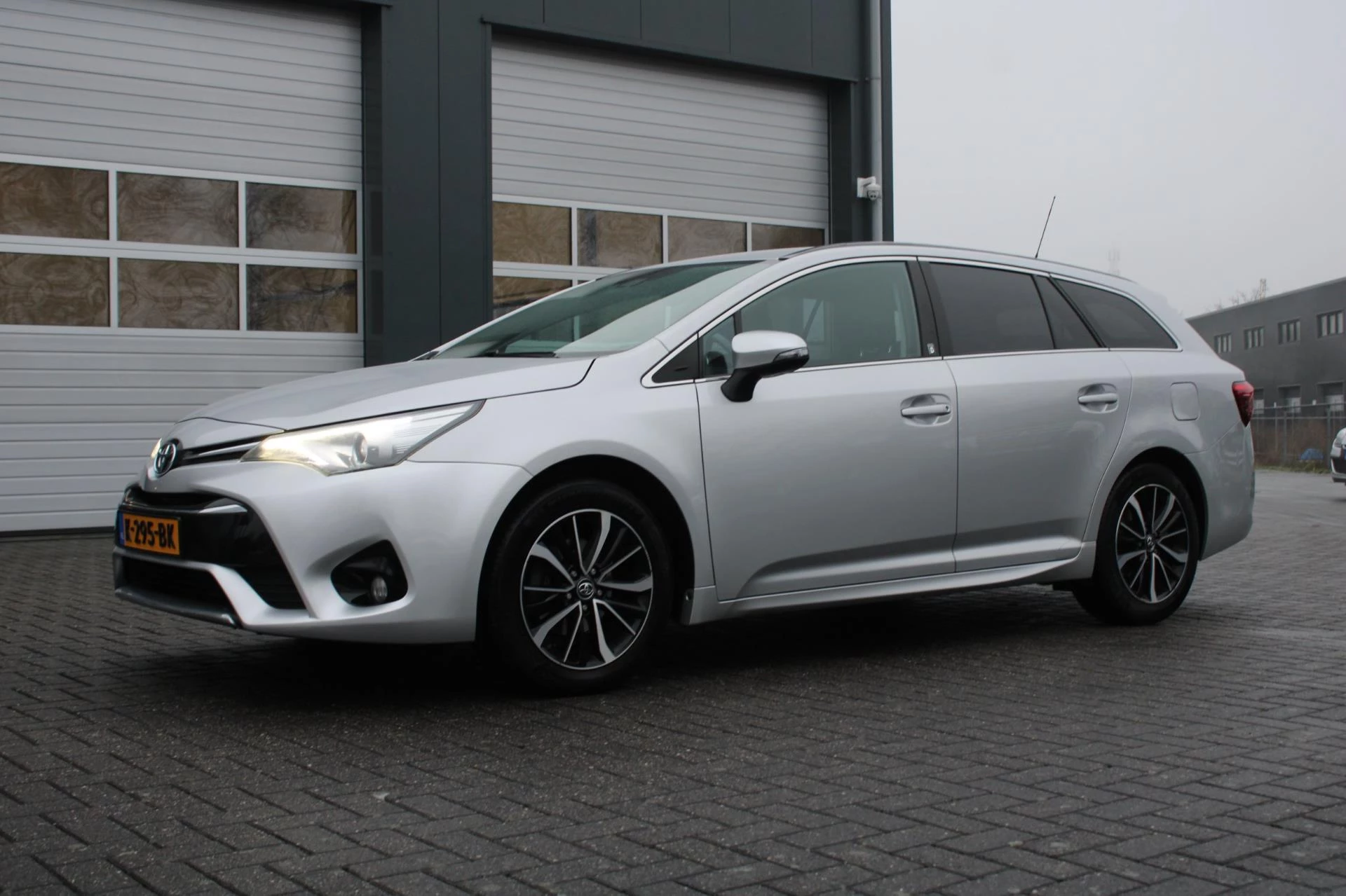 Hoofdafbeelding Toyota Avensis