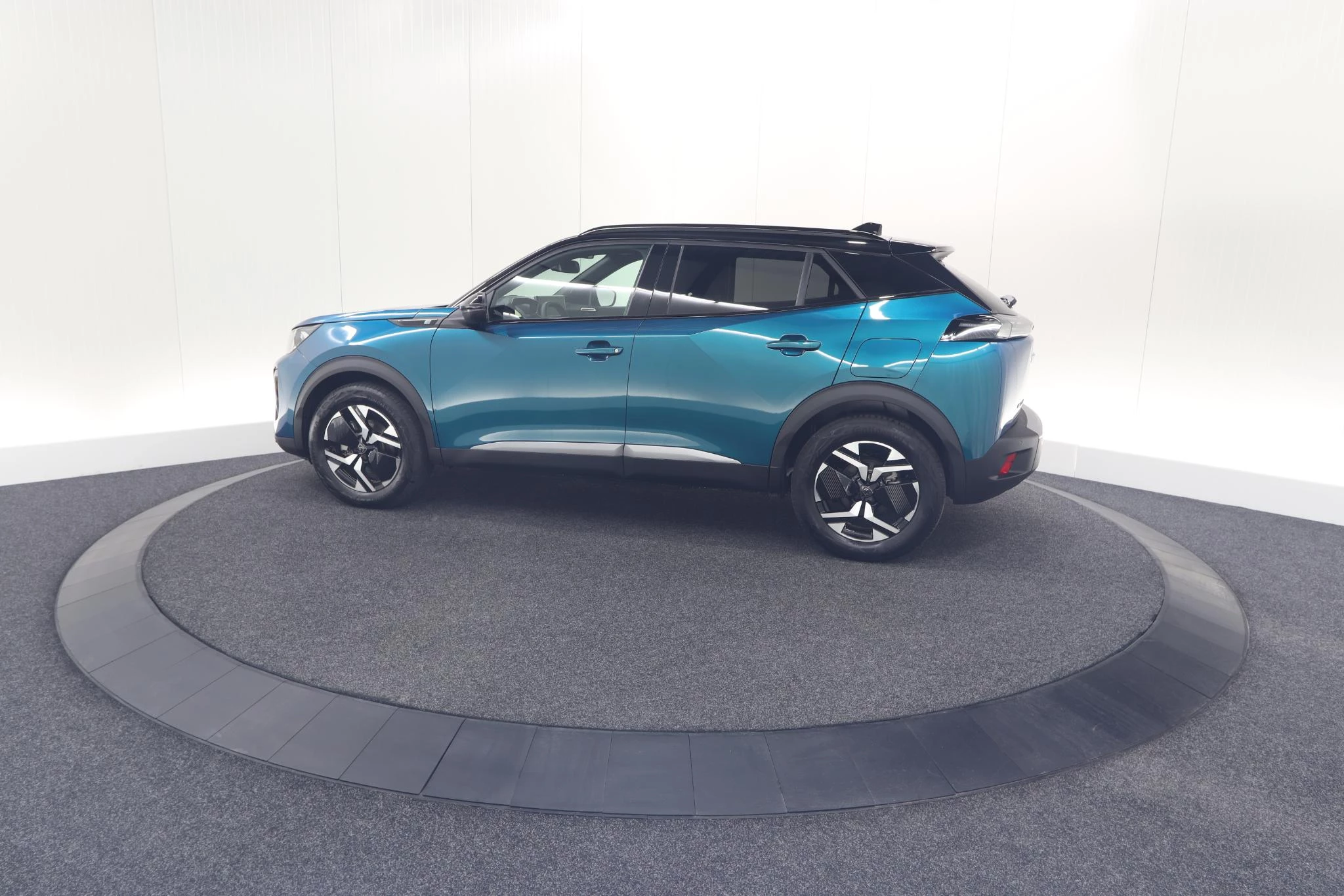 Hoofdafbeelding Peugeot e-2008