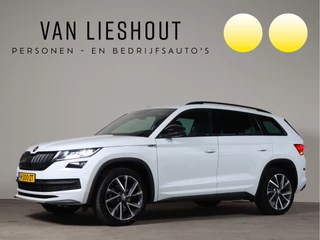 Hoofdafbeelding Škoda Kodiaq Škoda Kodiaq 1.5 TSI Sportline Business NL-Auto!! Elek.Stoelen I Trekhaak I Carplay -- Bevrijdingsdag open van 11.00 t/m 16.00 uur --