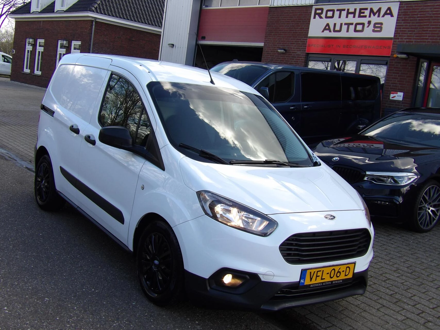 Hoofdafbeelding Ford Transit Courier