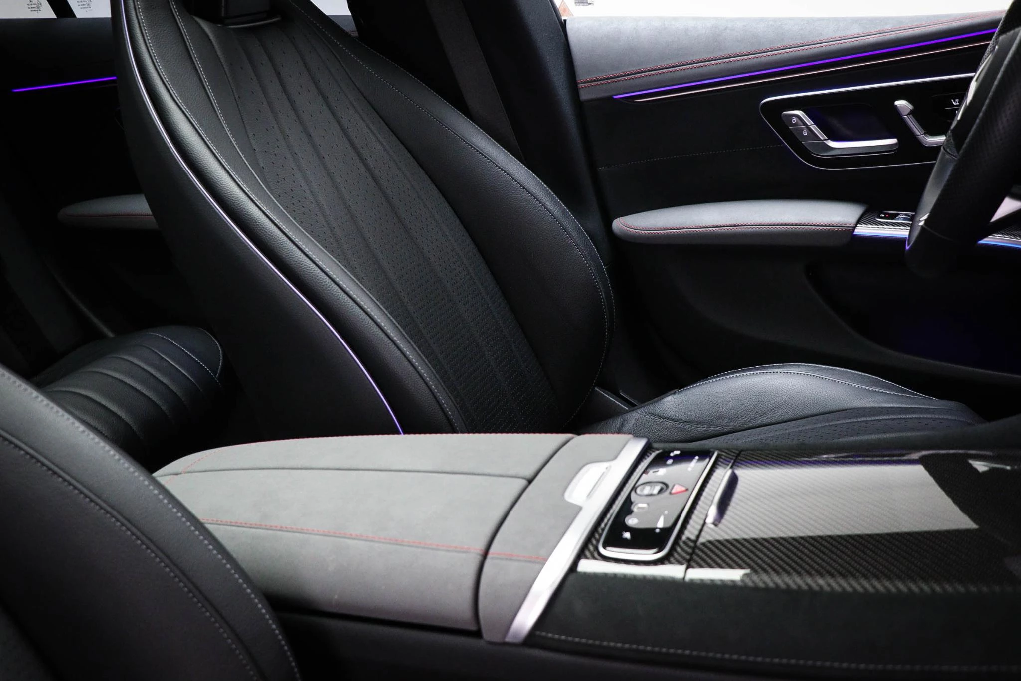 Hoofdafbeelding Mercedes-Benz EQS