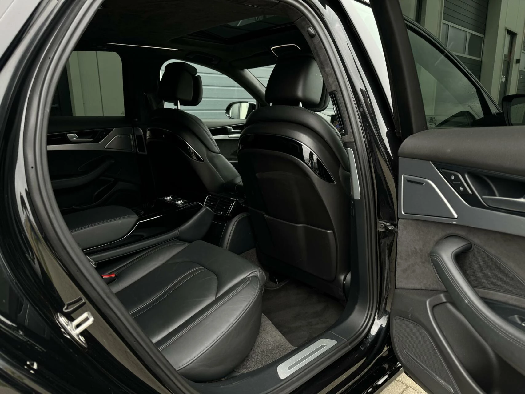 Hoofdafbeelding Audi A8