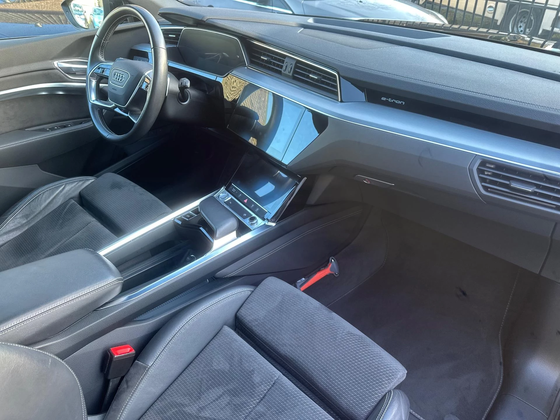 Hoofdafbeelding Audi e-tron