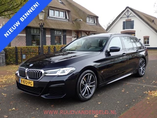 Hoofdafbeelding BMW 5 Serie BMW 5 Serie Touring 520i LCI M-PAKKET SHADOWLINE PANODAK/COMFORTLEER/TREKHAAK