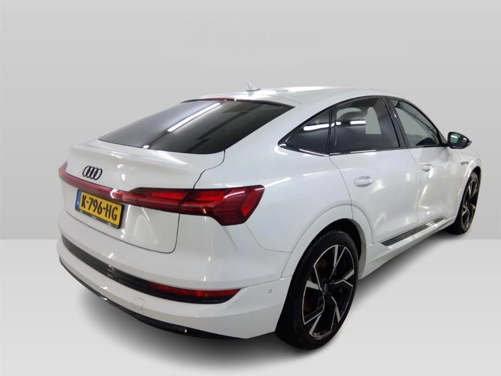 Hoofdafbeelding Audi e-tron