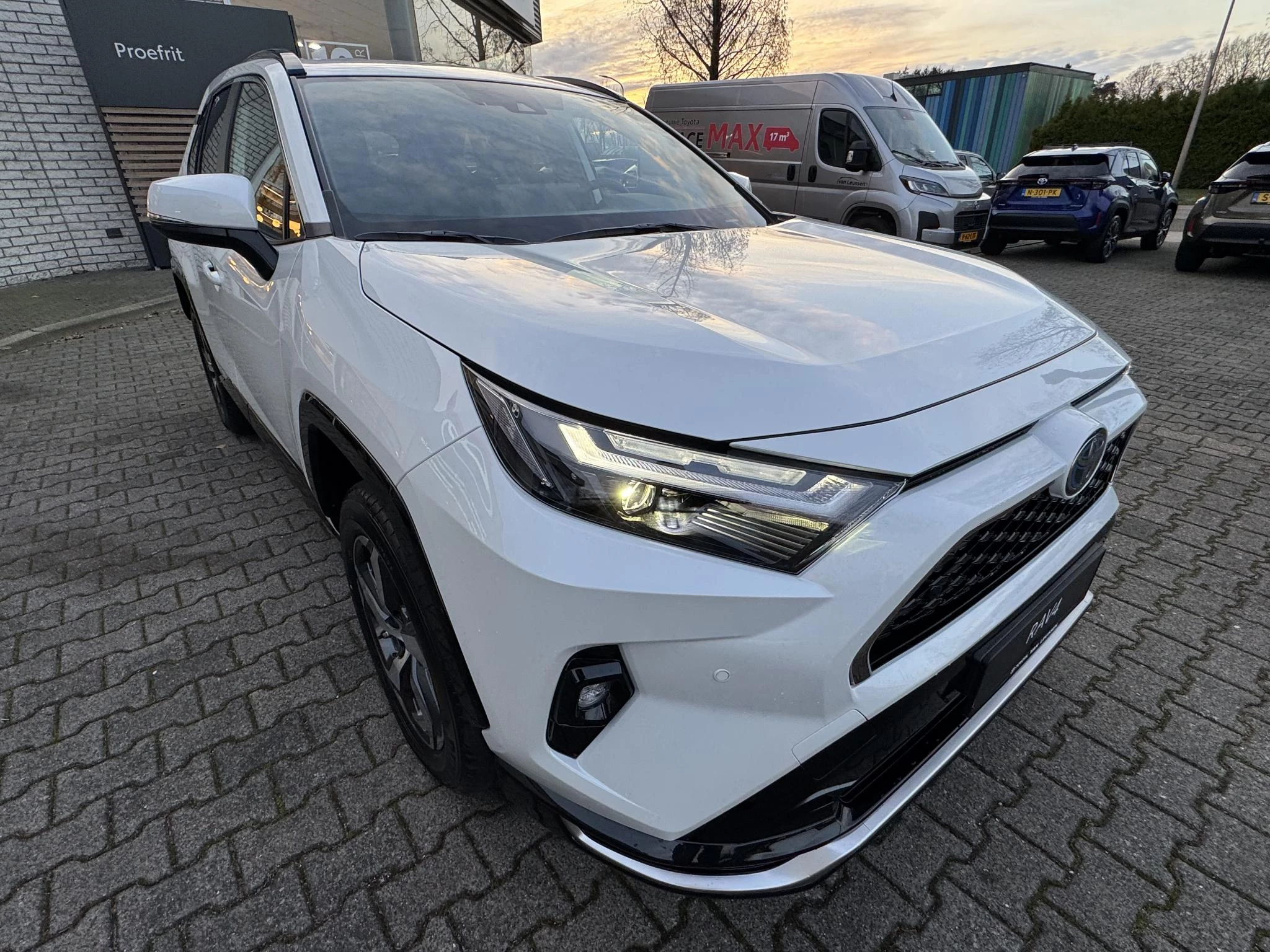 Hoofdafbeelding Toyota RAV4