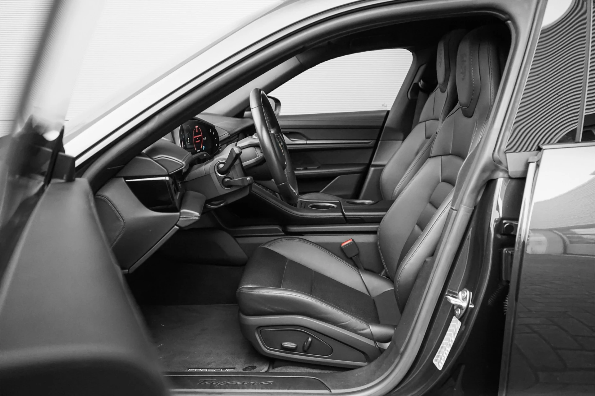 Hoofdafbeelding Porsche Taycan