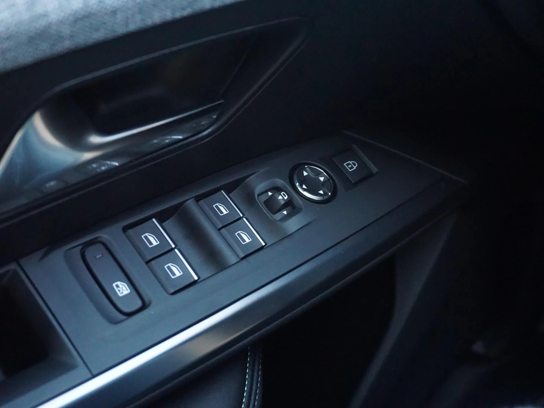 Hoofdafbeelding Peugeot e-5008