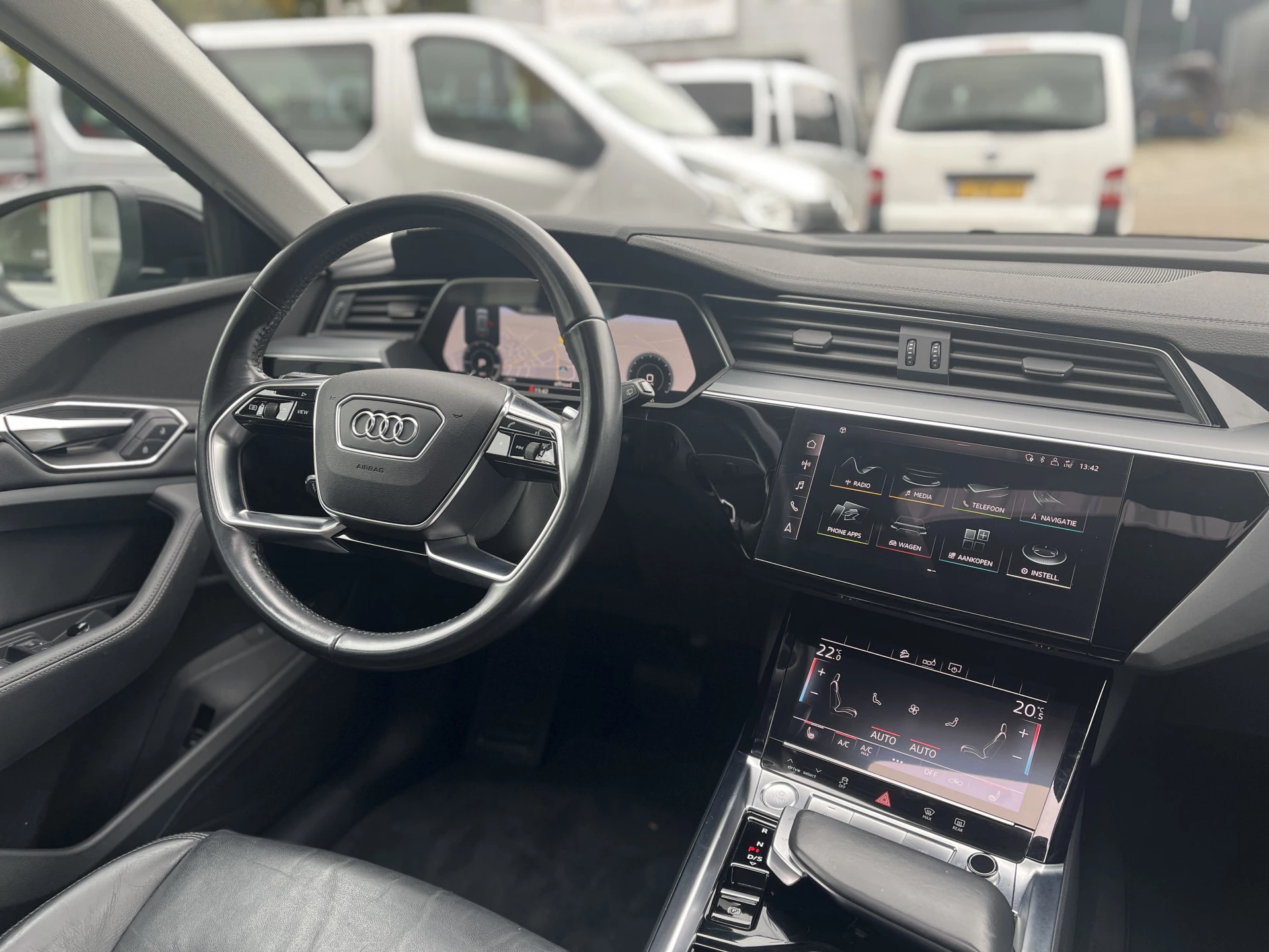 Hoofdafbeelding Audi e-tron