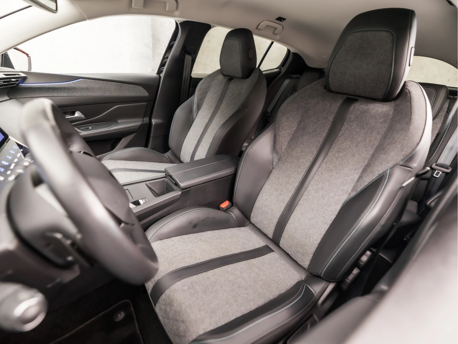 Hoofdafbeelding Peugeot 408