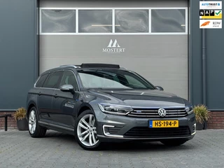 Hoofdafbeelding Volkswagen Passat Volkswagen Passat Variant 1.4 TSI/218pk GTE Highline 2015|Panorama|NAP|LED|Virtuele cockpit|Stoelverwar.|Trekhaak|Camera|18" lMV