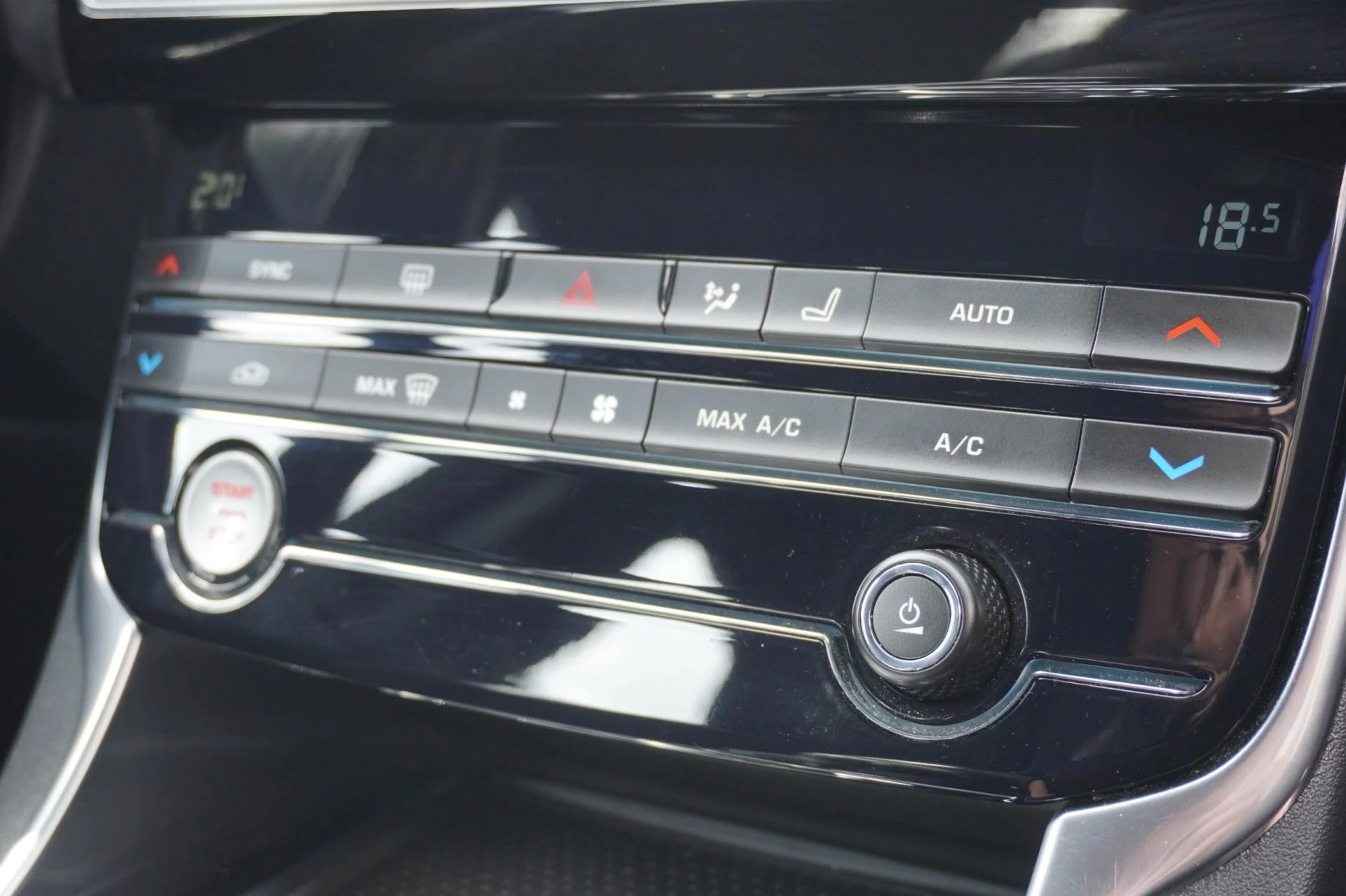 Hoofdafbeelding Jaguar XE