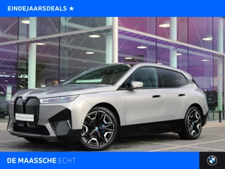 BMW iX xDrive50 Executive / Sportpakket / Panoramadak Sky Lounge / Trekhaak / Laserlight / Active Steering / Soft-Close / Parking Assistant Plus