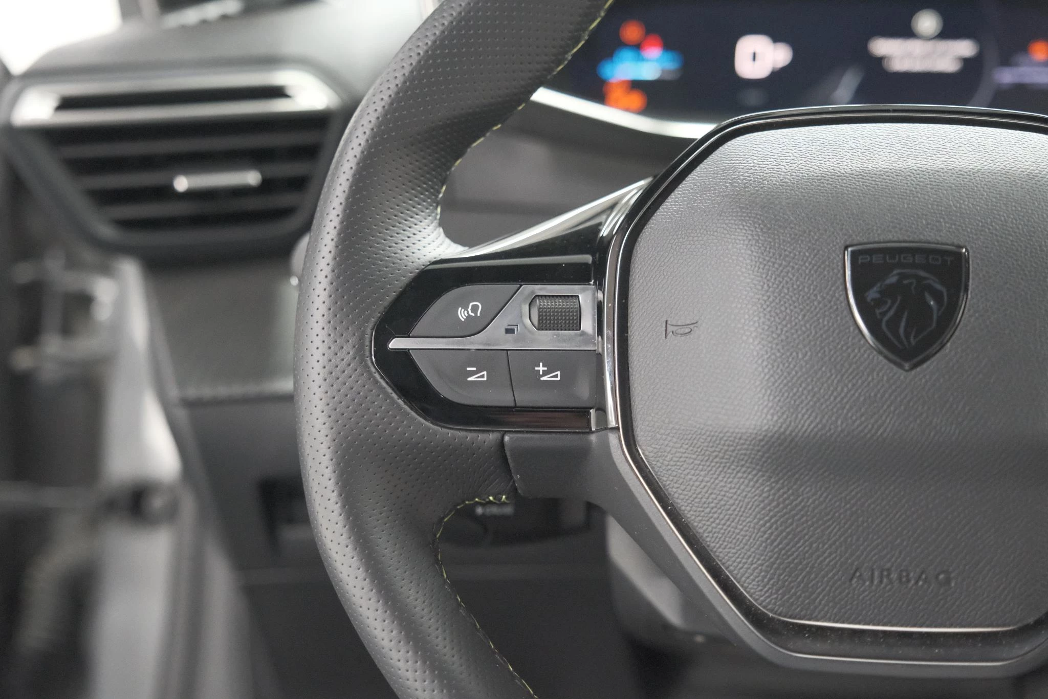 Hoofdafbeelding Peugeot e-208