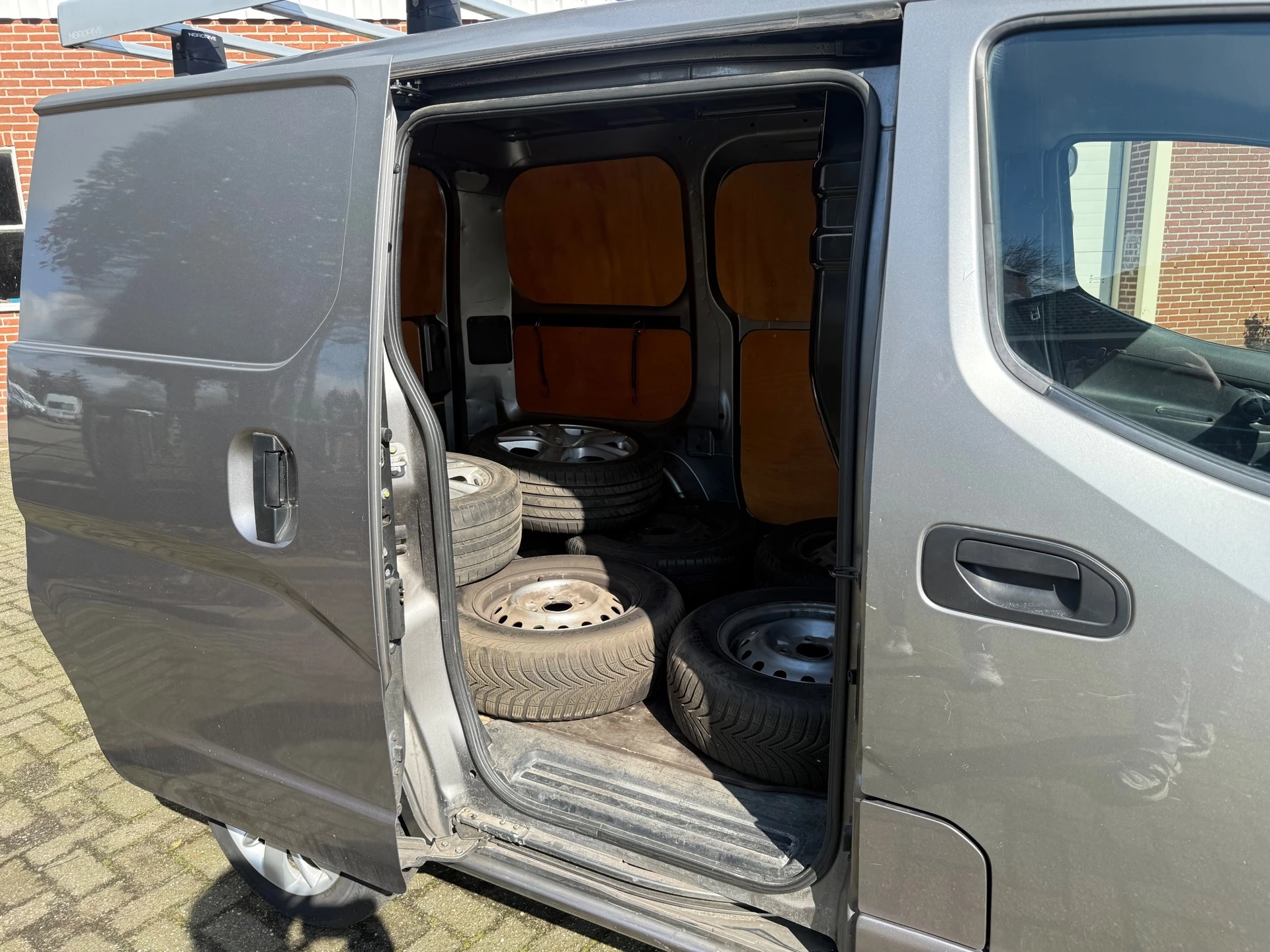 Hoofdafbeelding Nissan NV200