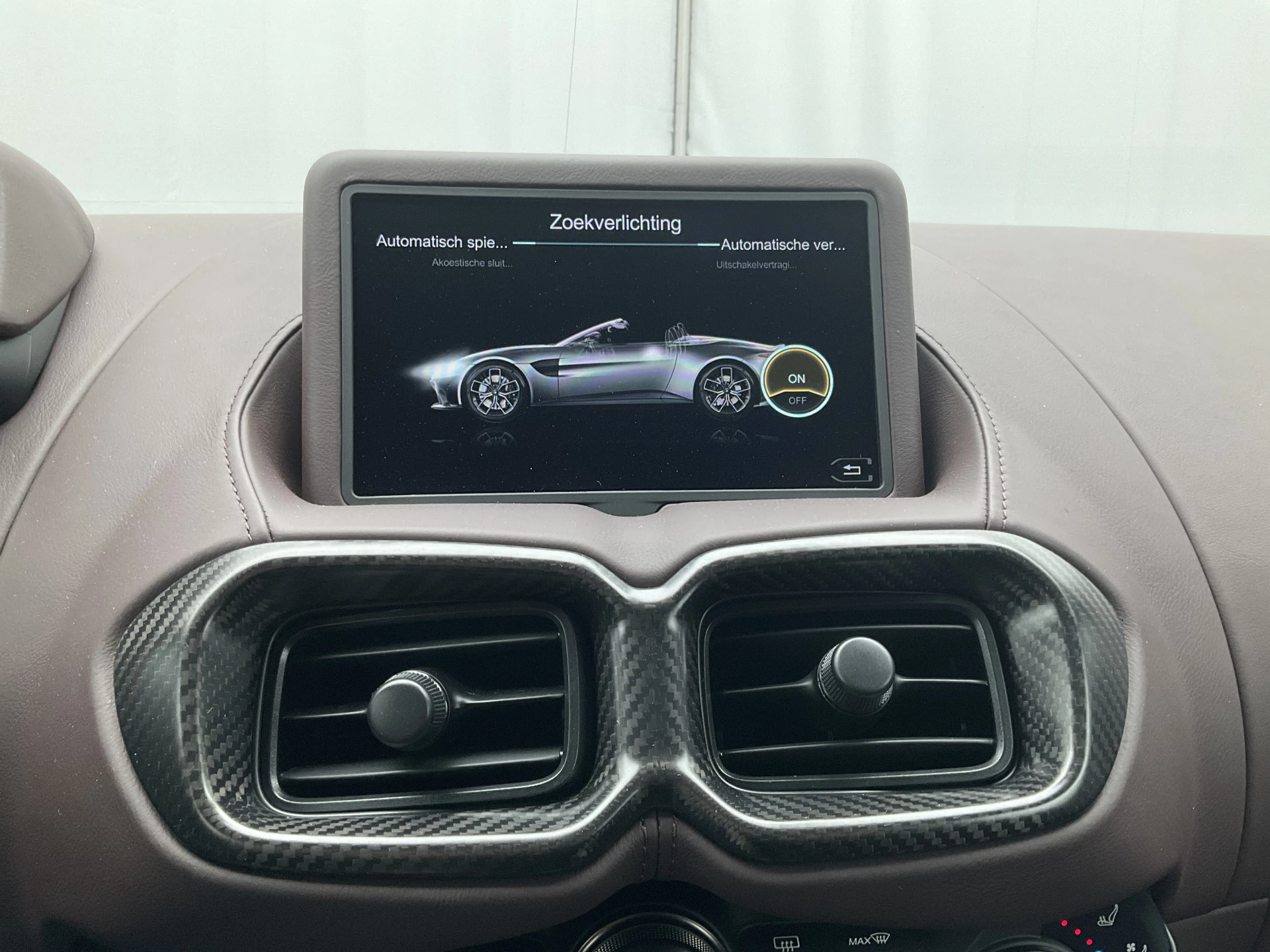 Hoofdafbeelding Aston Martin V8 Vantage