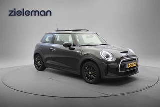 MINI Electric Mini Essential 33 kWh - Panorama, Carplay, Camera, Stoelverw. SOH 95%